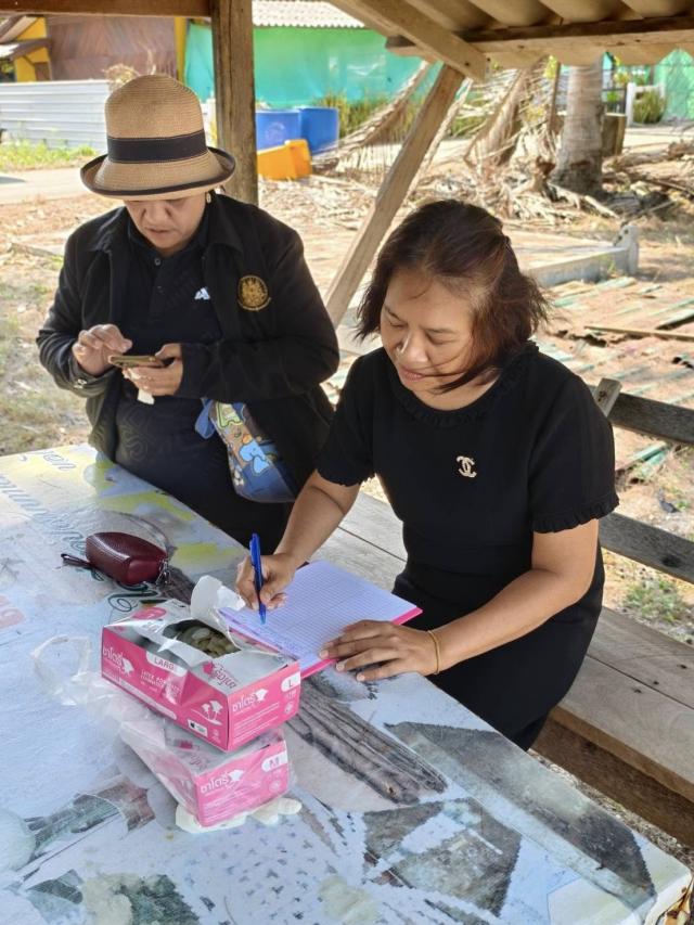 ภาพกิจกรรมบำเพ็ญประโยชน์(Big cleaning) ในวันท้องถิ่นไทย ณ บริเวณหาดจันทร์แจ้ง
