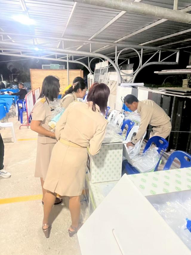 ภาพกิจกรรมรับมอบหีบบัตร รวมหีบบัตรเลือกตั้ง