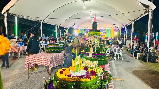 ประมวลภาพกิจกรรม กิจกรรมโครงการสืบสานประเพณีลอยกระทง ประจำปี 2567 ณ หาดแพรกเมือง