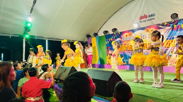 ประมวลภาพกิจกรรม กิจกรรมโครงการสืบสานประเพณีลอยกระทง ประจำปี 2567 ณ หาดแพรกเมือง